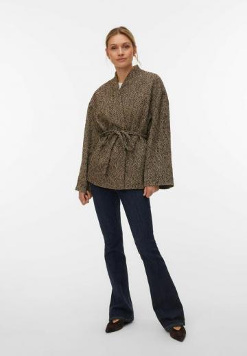 Короткое пальто