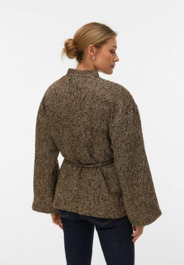 Короткое пальто