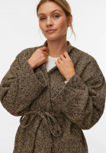 Короткое пальто