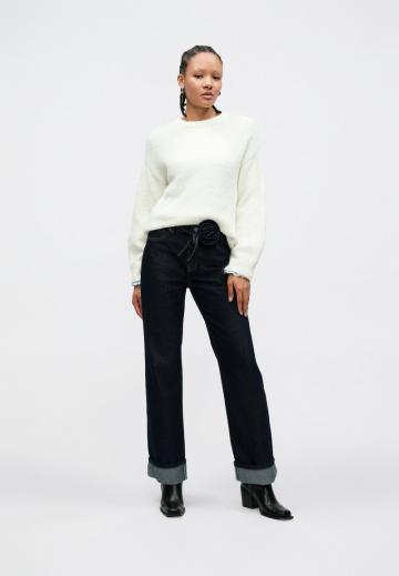 Прямые джинсы