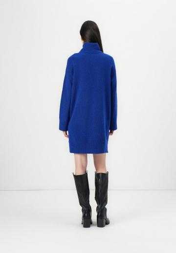 Вязаное платье