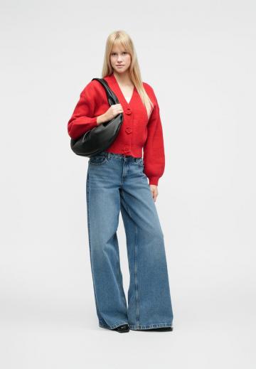 Вязаный жилет