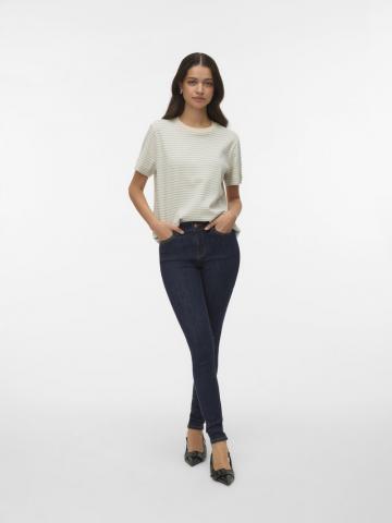 Узкие джинсы