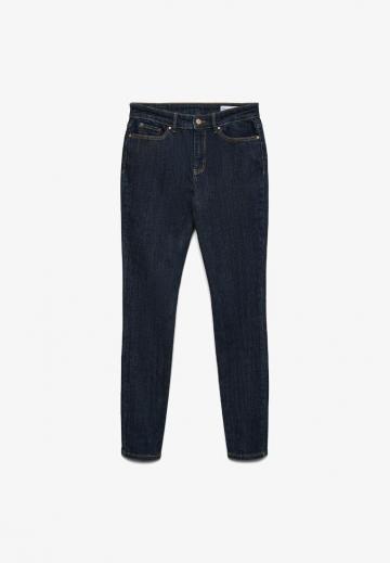 Узкие джинсы