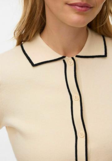 Вязаный жилет