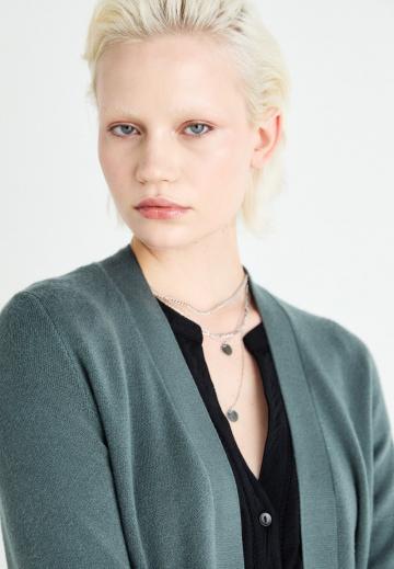 Длинный жилет