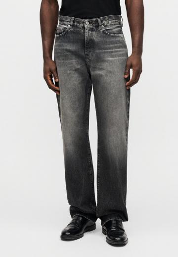 Прямые джинсы