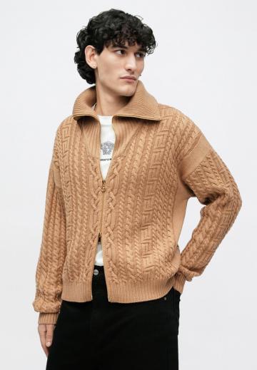 Вязаная кофта