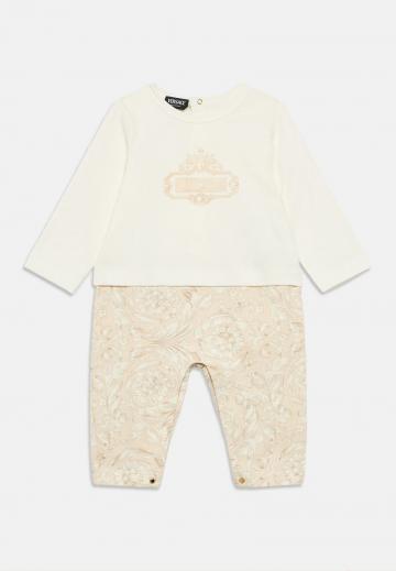 Набор одежды