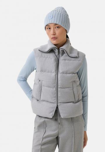 Пуховой жилет