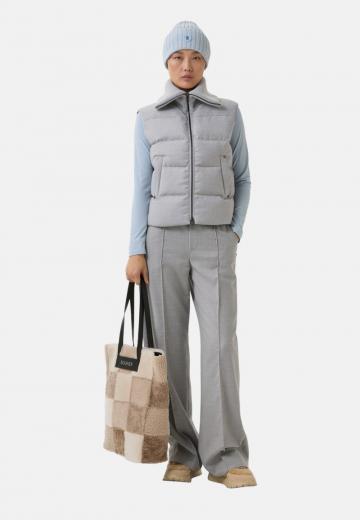 Пуховой жилет