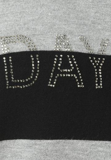 Пуловер в полоску