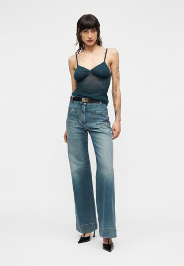 Топ на бретельках