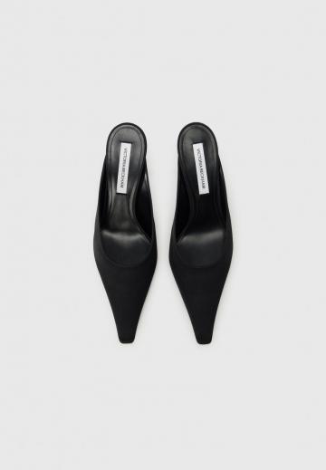 Босоножки на каблуке