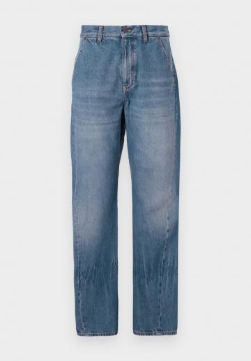 Джинсы бойфренда