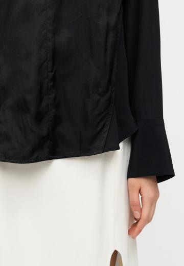 Атласная блузка