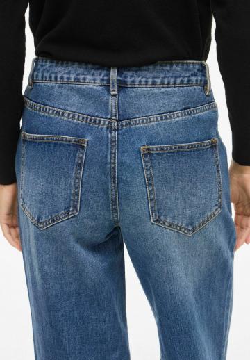 Прямые джинсы