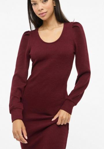 Вязаное платье