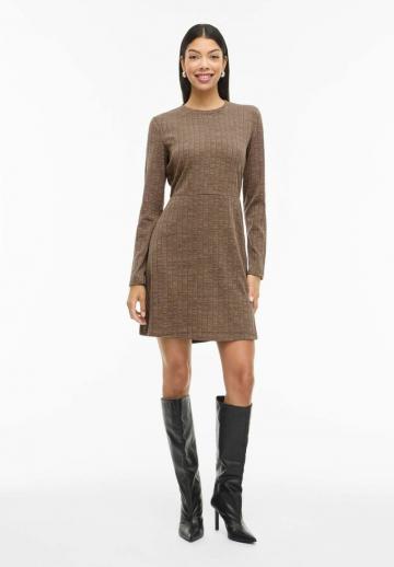 Вязаное платье