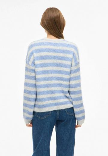 Пуловер в полоску