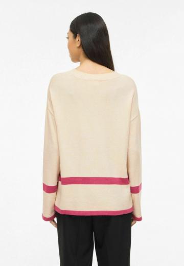 Пуловер в полоску