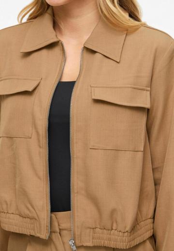 Куртка с накладнымит карманами