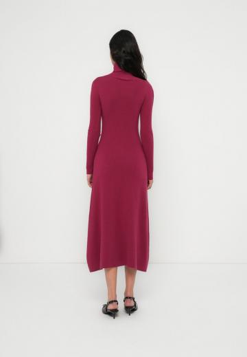 Вязаное платье