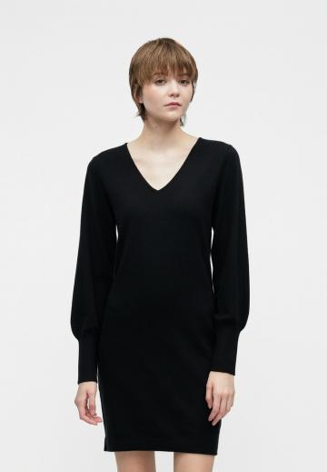 Вязаное платье