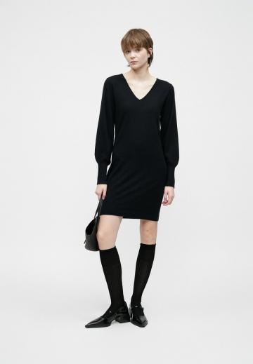 Вязаное платье