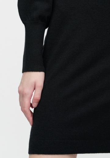 Вязаное платье