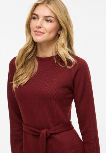 Вязаное платье