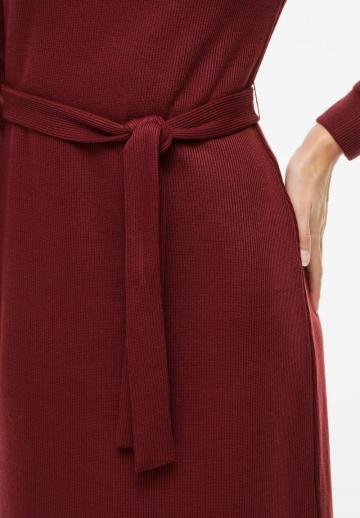 Вязаное платье