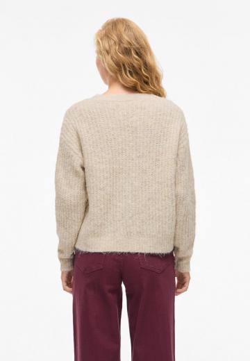 Пуловер с вырезом V