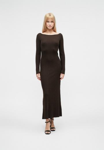 Вязаное платье