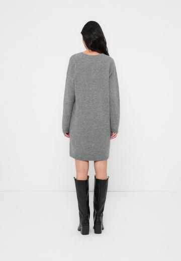 Вязаное платье