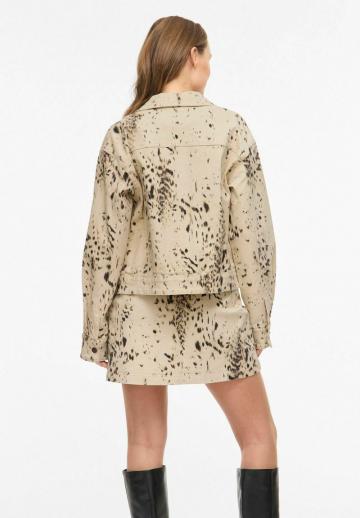 Джинсовая куртка