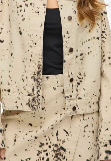 Джинсовая куртка