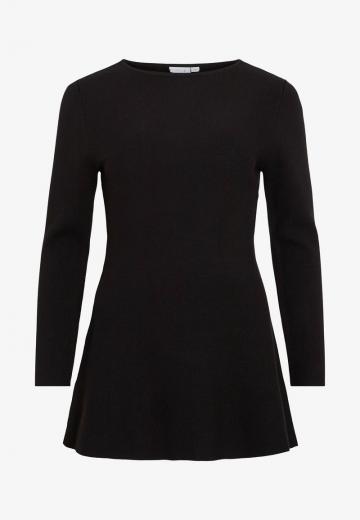 Вязаное платье