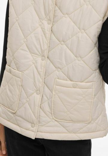 Стеганый жилет