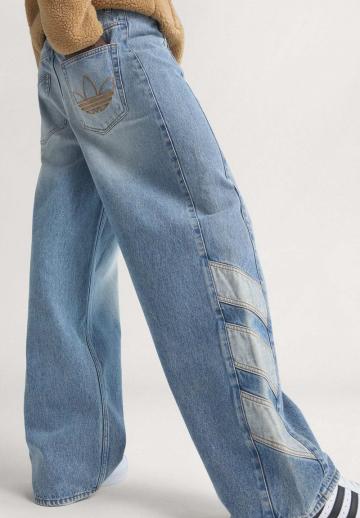 Прямые джинсы