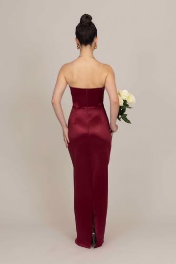 Платье без бретелек