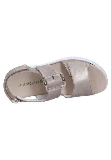 Босоножки на танкетке