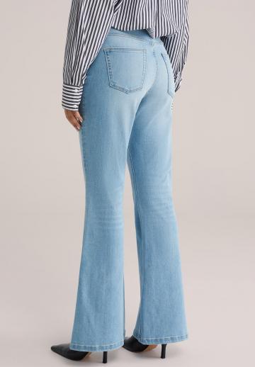 Клешеные брюки