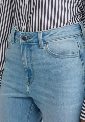 Клешеные брюки