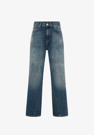 Прямые джинсы