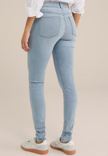 Узкие джинсы