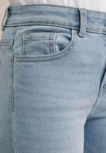 Узкие джинсы