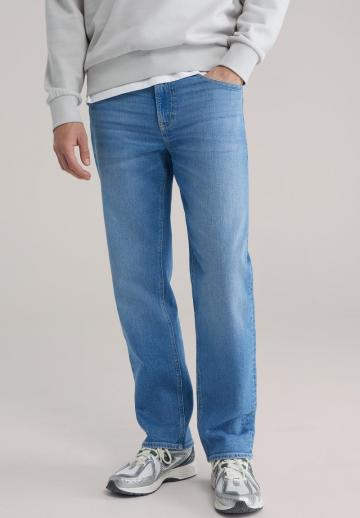 Прямые джинсы