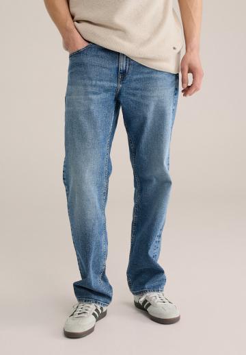 Прямые джинсы