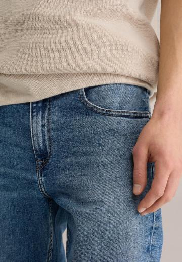Прямые джинсы
